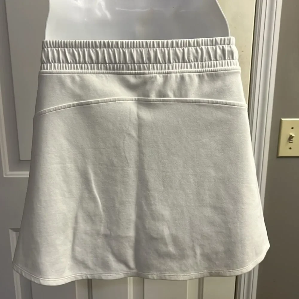 Old Navy Active Dynamic Fleece High Rise Cream A-line Skort w/ Pockets- XL